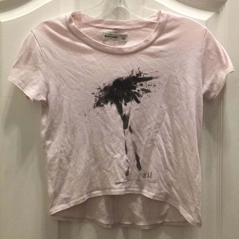 FINAL MARKDOWN Girl’s abercrombie Sequined Tee (XS)